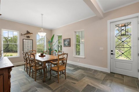 House in Mount Dora, Florida 4 bedrooms, 298.03 sq.m. № 1721088 - photo 17
