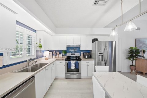 Купить виллу или дом в Хомстед, Флорида 2 спальни, 98.2м2, № 2048185 - фото 9