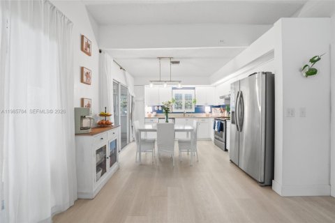 Купить виллу или дом в Хомстед, Флорида 2 спальни, 98.2м2, № 2048185 - фото 6