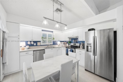 Купить виллу или дом в Хомстед, Флорида 2 спальни, 98.2м2, № 2048185 - фото 7