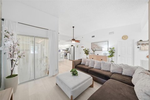 Купить виллу или дом в Хомстед, Флорида 2 спальни, 98.2м2, № 2048185 - фото 5