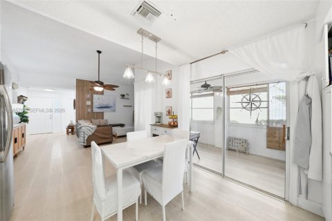 Купить виллу или дом в Хомстед, Флорида 2 спальни, 98.2м2, № 2048185 - фото 10