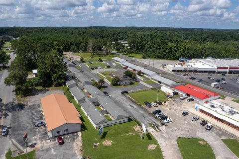 Commercial property in Madison, Florida 1133.78 sq.m. № 2128200 - photo 10