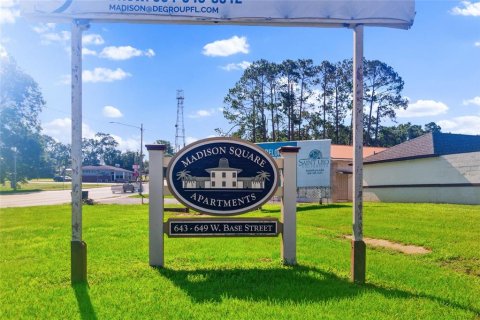 Commercial property in Madison, Florida 1133.78 sq.m. № 2128200 - photo 2