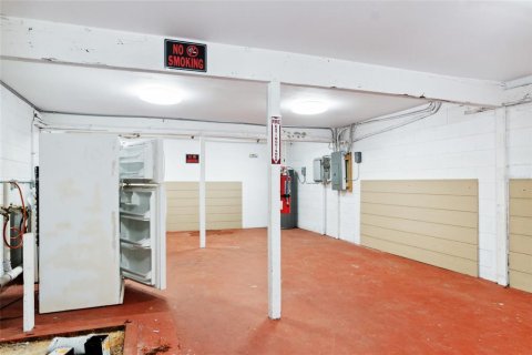Commercial property in Madison, Florida 1133.78 sq.m. № 2128200 - photo 30