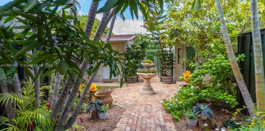 Touwnhouse à Miami, Floride 3 chambres, 144.93 m2 № 1834066