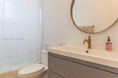 Touwnhouse à vendre à Miami, Floride: 3 chambres, 144.93 m2 № 1834066 - photo 10