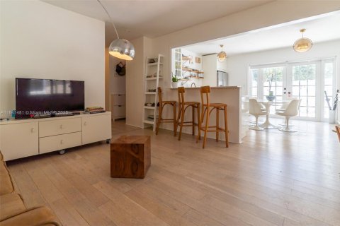 Touwnhouse à vendre à Miami, Floride: 3 chambres, 144.93 m2 № 1834066 - photo 21