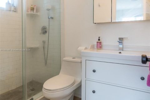 Touwnhouse à vendre à Miami, Floride: 3 chambres, 144.93 m2 № 1834066 - photo 12