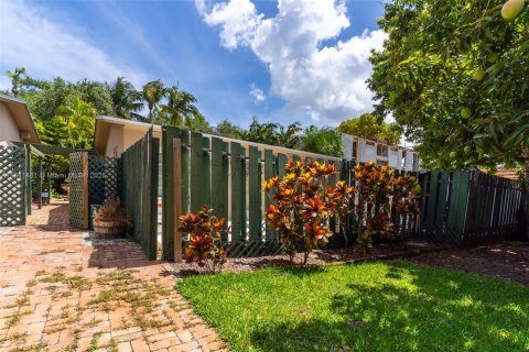 Touwnhouse à vendre à Miami, Floride: 3 chambres, 144.93 m2 № 1834066 - photo 14