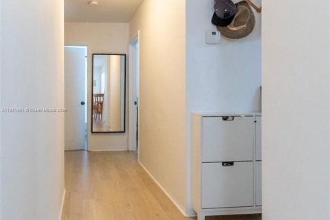 Touwnhouse à vendre à Miami, Floride: 3 chambres, 144.93 m2 № 1834066 - photo 7