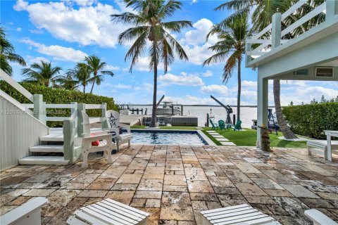 House in Key Largo, Florida 3 bedrooms, 144 sq.m. № 2068322 - photo 25