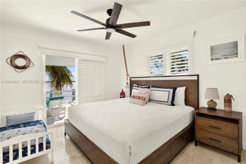 House in Key Largo, Florida 3 bedrooms, 144 sq.m. № 2068322 - photo 13