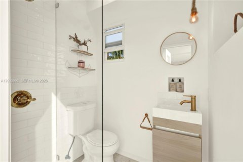 House in Key Largo, Florida 3 bedrooms, 144 sq.m. № 2068322 - photo 23