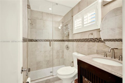 House in Key Largo, Florida 3 bedrooms, 144 sq.m. № 2068322 - photo 15