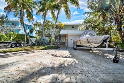 House in Key Largo, Florida 3 bedrooms, 144 sq.m. № 2068322 - photo 2