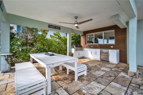 House in Key Largo, Florida 3 bedrooms, 144 sq.m. № 2068322 - photo 26