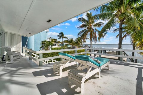 House in Key Largo, Florida 3 bedrooms, 144 sq.m. № 2068322 - photo 18
