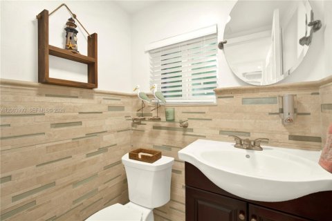 House in Key Largo, Florida 3 bedrooms, 144 sq.m. № 2068322 - photo 9