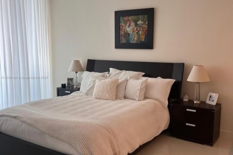 Condo in Miami, Florida, 2 bedrooms  № 1888958 - photo 15