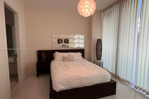 Condo in Miami, Florida, 2 bedrooms  № 1888958 - photo 20