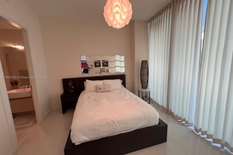 Condo in Miami, Florida, 2 bedrooms  № 1888958 - photo 18