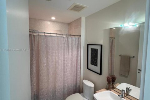 Condo in Miami, Florida, 2 bedrooms  № 1888958 - photo 19