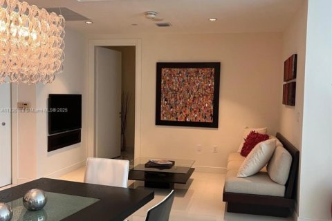 Condo in Miami, Florida, 2 bedrooms  № 1888958 - photo 25