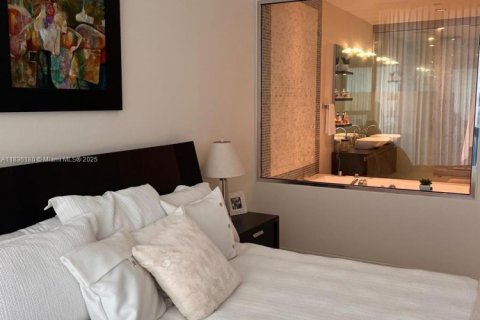 Condo in Miami, Florida, 2 bedrooms  № 1888958 - photo 11