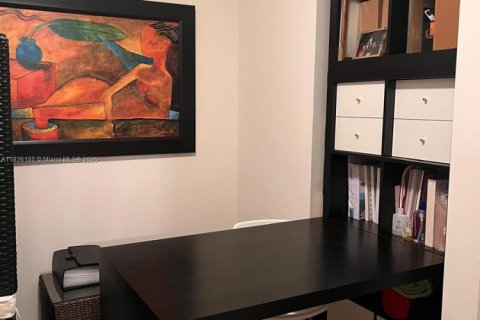 Condo in Miami, Florida, 2 bedrooms  № 1888958 - photo 30