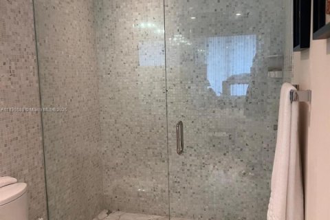 Condo in Miami, Florida, 2 bedrooms  № 1888958 - photo 21