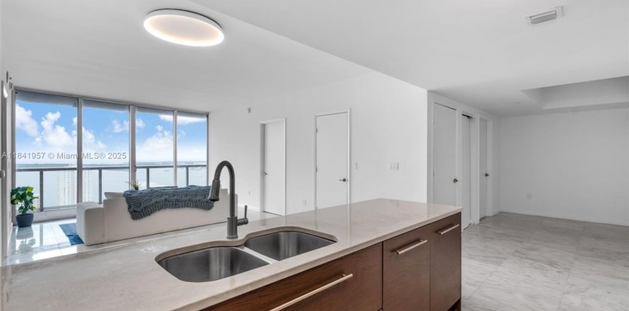 Condominio en Miami, Florida, 2 dormitorios № 1836620