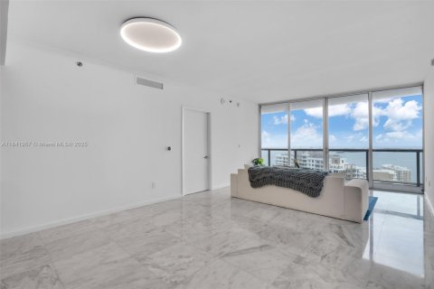 Condominio en venta en Miami, Florida, 2 dormitorios, 121.98 m2 № 1836620 - foto 3