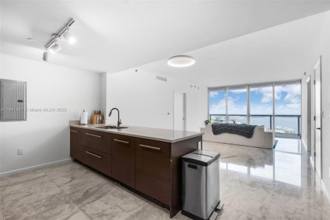 Condominio en venta en Miami, Florida, 2 dormitorios, 121.98 m2 № 1836620 - foto 2