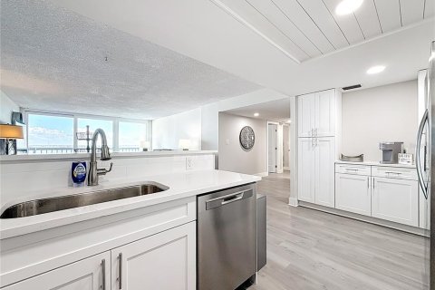 Снять в аренду кондоминиум в Клируотер, Флорида 3 комнаты, 115.2м2, № 2150522 - фото 13