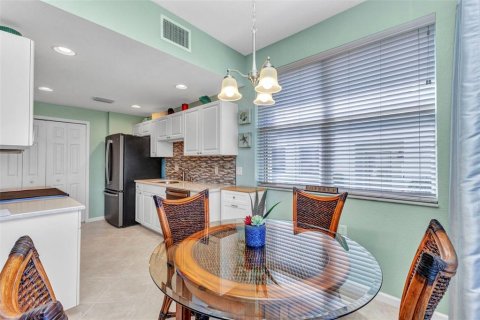 Condo in Port Charlotte, Florida, 2 bedrooms  № 1734962 - photo 24