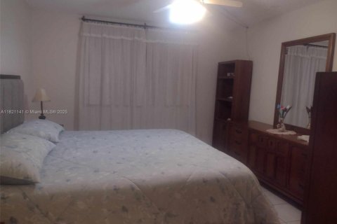 Condo in Lauderdale Lakes, Florida, 1 bedroom  № 1781443 - photo 4