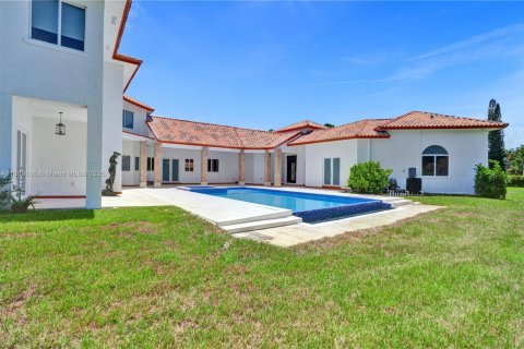House in Davie, Florida 5 bedrooms, 586.03 sq.m. № 1895767 - photo 9