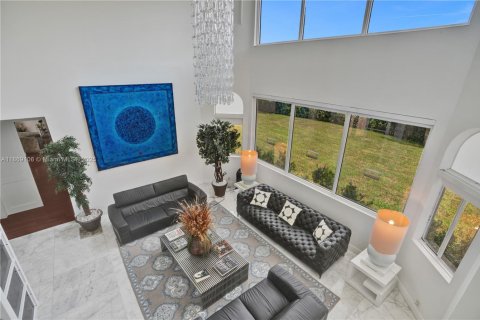 House in Davie, Florida 5 bedrooms, 586.03 sq.m. № 1895767 - photo 20