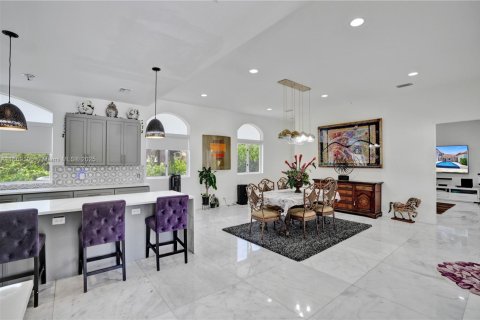 House in Davie, Florida 5 bedrooms, 586.03 sq.m. № 1895767 - photo 29