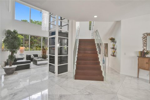 House in Davie, Florida 5 bedrooms, 586.03 sq.m. № 1895767 - photo 22