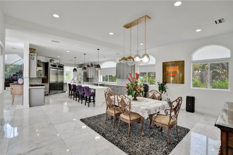 House in Davie, Florida 5 bedrooms, 586.03 sq.m. № 1895767 - photo 30