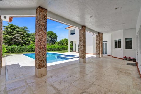 House in Davie, Florida 5 bedrooms, 586.03 sq.m. № 1895767 - photo 8