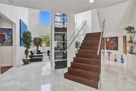 House in Davie, Florida 5 bedrooms, 586.03 sq.m. № 1895767 - photo 23