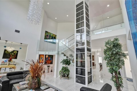 House in Davie, Florida 5 bedrooms, 586.03 sq.m. № 1895767 - photo 14
