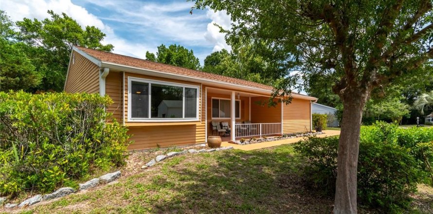 Villa ou maison à Ocala, Floride 2 chambres, 133.04 m2 № 2228152