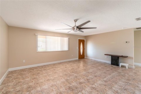 Villa ou maison à louer à Ocala, Floride: 2 chambres, 133.04 m2 № 2228152 - photo 8