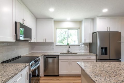 Villa ou maison à louer à Ocala, Floride: 2 chambres, 133.04 m2 № 2228152 - photo 5