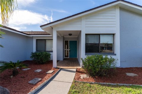 Casa en venta en Tampa, Florida, 4 dormitorios, 187.94 m2 № 1527213 - foto 5