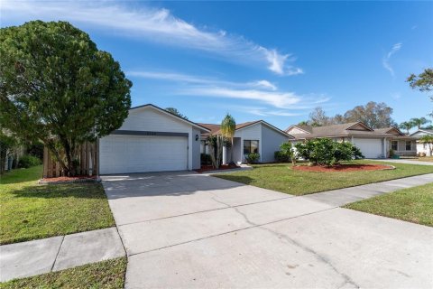 Casa en venta en Tampa, Florida, 4 dormitorios, 187.94 m2 № 1527213 - foto 2
